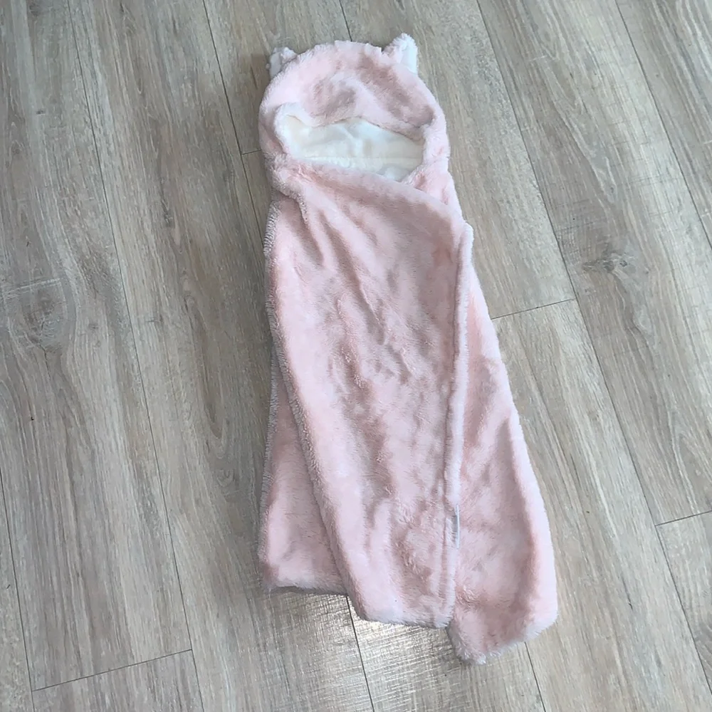 Pottery Barn Hooded Towel Pink Faux Fur/terry cloth Animal Ears